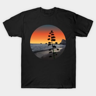 A day at the beach below the sunset T-Shirt